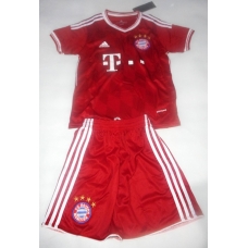 Jersey Bola Munchen Home 13/14